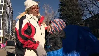 Denver desmantela campamento de migrantes