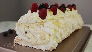 Delicate as a cloud, delicious as ice cream meringue roll