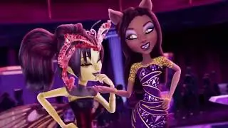 luna mothews scenes - boo york, boo york!