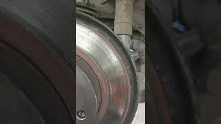 Неполное пятно контакта колодки с диском. Из за чего может быть ? #тормознаясистема  #ремонт