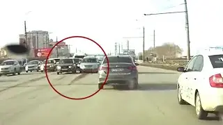 Выезд на встречную полосу...