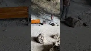 Грот Голицина выбитый морскими волнами в скалах горы Коба-Кая возле Нового Света в Крыму 