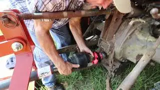Demonstrating the PTO Link's Quick-Connect features - Tractor PTO Link