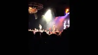 [FANCAM] LEESSANG - Turned Off The TV @ Singapore Showcase 131130