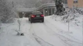 BMW X6 xDrive40d vs snow and ice 20% slope