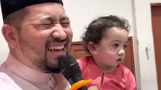Baby Azeez Sedap Ke Layan Daddy Nyanyi Sedetik Lebih (Anuar Zain)