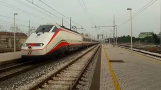 Treni in transito, stazione di Montesilvano - [FB,IC,RV,R] - Montesilvano