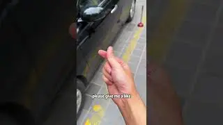 The car key is locked in the car, how to open the door? 