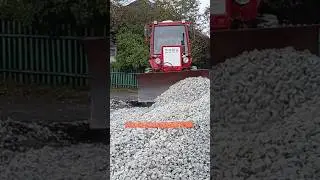 Мал да удал трактор Т-25.