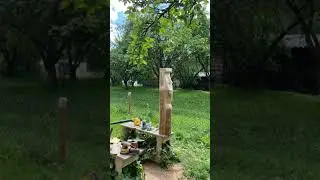 Статуя из старинной балки
