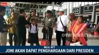 BOCAH PEMANJAT TIANG BENDERA DI UNDANG KE ISTANA