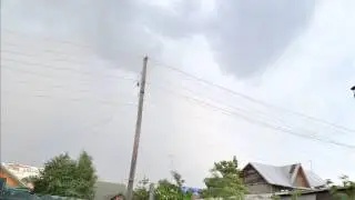 Странный обьект во время грозы, шаровая молния