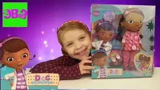 Doc McStuffins unpacking toys set with medical gow