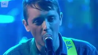 Yr Eira - Dros y Bont (Gig y Pafiliwn 2017)