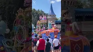 Capturing the Magic! DISNEY Festival of Fantasy Parade 🎉 #disney #disneyworld #magic