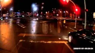 Водила пролетел на красный