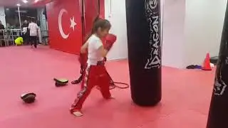 zeynep serra akyüz
