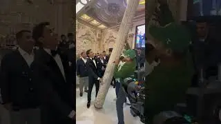 Asadxojaga Abdurahmon Fozilov gilam sovg‘a qildi