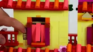 LEGO 43245 The Magical Madrigal House: Functions!