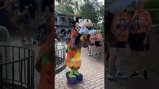 Halloween Clarabelle is Very Demure. Very Cutesy. #disneyland #shorts