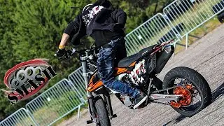 Motard Supermoto Stunts SMASH