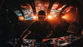Versa - The Pit (VIP)