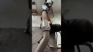 Замена гофры глушителя  на снятой трубе .