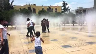 Bañandose en Revolucion!