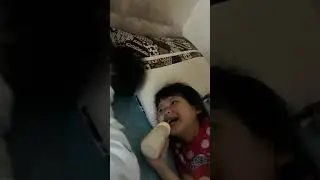 Adek belajar tengkurep