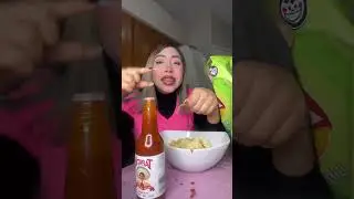 COMIENDO una PAPA PICANTE por cada comentario ROSADO🤯 #shorts