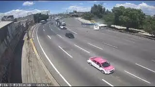 Momento del percance entre dos autobuses en la México-Pachuca