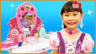 Makeup with mermaid dresser and transform into Rapunzel |wheels on the bus song for kids