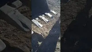 Зажигают зажигалку экскаватором (excavator lights a lighter)