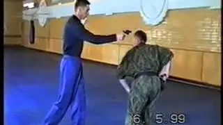ВАлерий Крючков 1999г   спецупражнения с пистолетом
