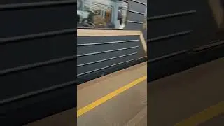 ЕМА-502 влетает на Балтийскую 