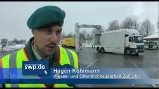 Zollkontrolle mit mobilem Lkw-Röntgen-Scanner an der A 8