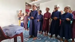 সোনা মনিরা কত সুন্দর করে জানাজার নামাজ  পড়াইতেছে মাশাল্লাহ