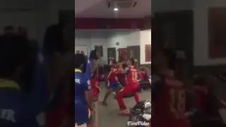 chris gayle को देखिये ठुमके लगाते हुए