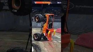 EL TORO LOCO TWO WHEEL SKILLS 😎 #monsterjam #stunt #eltoroloco #monstertruck #short #ytshorts