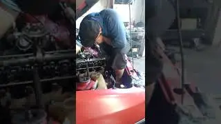 маленький автослесарь))))