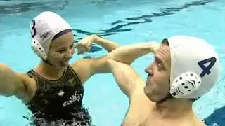 Very beautifull muscle girl showbiceps in swimming pool