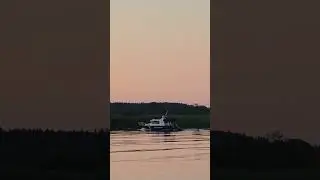 Русские погранцы уходят со своей позиции на Нарове