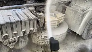 Наносим пену при помощи пеногенератора