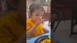 suka makan tomat 