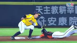 09/06 統一 VS 中信 十局上，邱智呈盜上二壘，中信提出挑戰，經輔助判決後維持原判