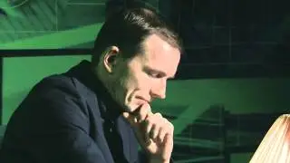 На земле безжалостно маленькой...