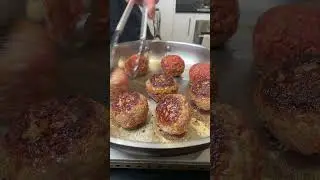 Gochujang honey meatball sando 😮‍💨  