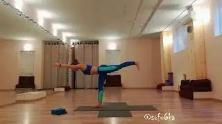 Йога-комплекс балансов на ногах (таймлапс)