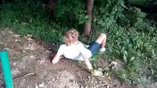 Железное дерево подскользнулся и упал