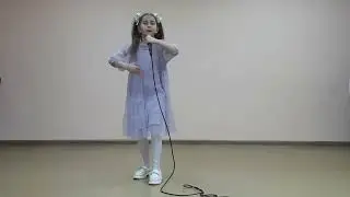 "Здравствуй, детство!" исполняет Гребенюк Ева, 8 лет. ЦВР с.Богатое